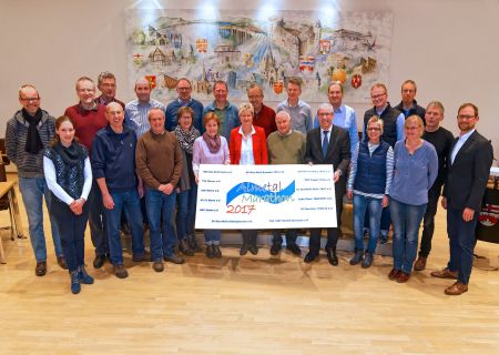 Unter der Schirmherrschaft von Landrat Manfred Müller planen 13 Sportvereine gemeinsam den 1. Almetal-Marathon